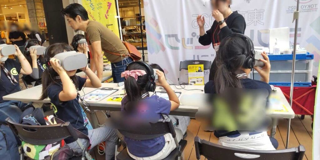 VR体験の様子(協力:公益財団法人 日本財団)